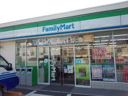 コンビニ　ファミリーマート十条仲原１丁目店（コンビニ）まで437m