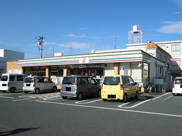 コンビニ　セブンイレブン春日１丁目店（コンビニ）まで800m