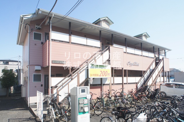 建物外観　小田急線「喜多見駅」より徒歩１分の好立地です♪