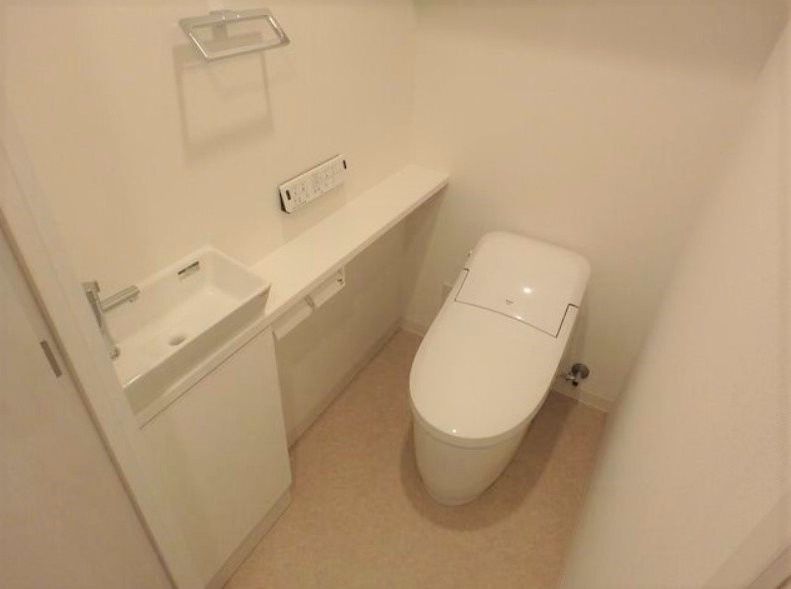 トイレ　写真は同タイプ住居です。