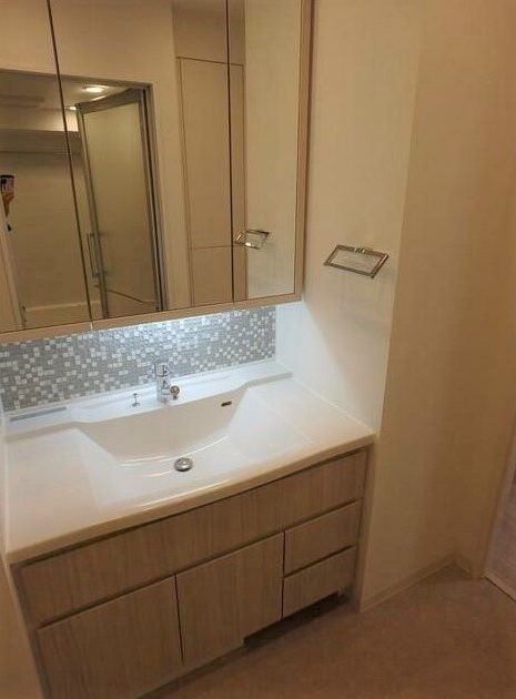 洗面設備　写真は同タイプ住居です。