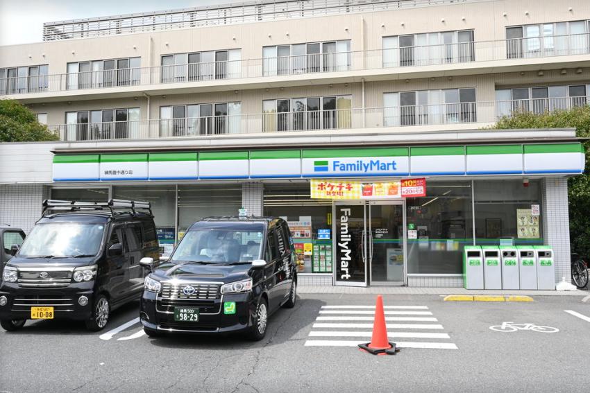 コンビニ　ファミリーマート 練馬豊中通り店（コンビニ）まで488m