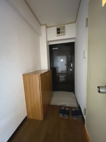 玄関　※別号室参考写真です
