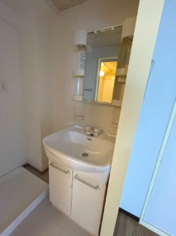 洗面設備　※別号室参考写真です