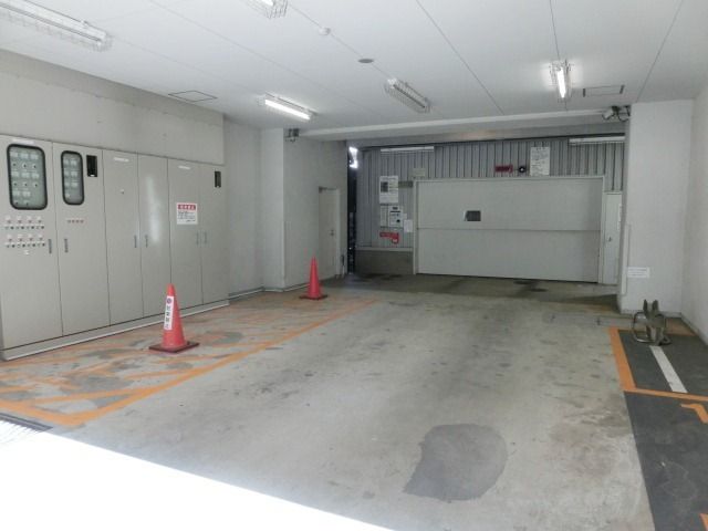 駐車場　サイズはお問い合わせください。
