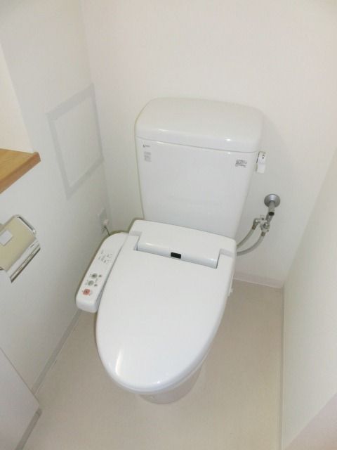 トイレ　洗浄機能付き。