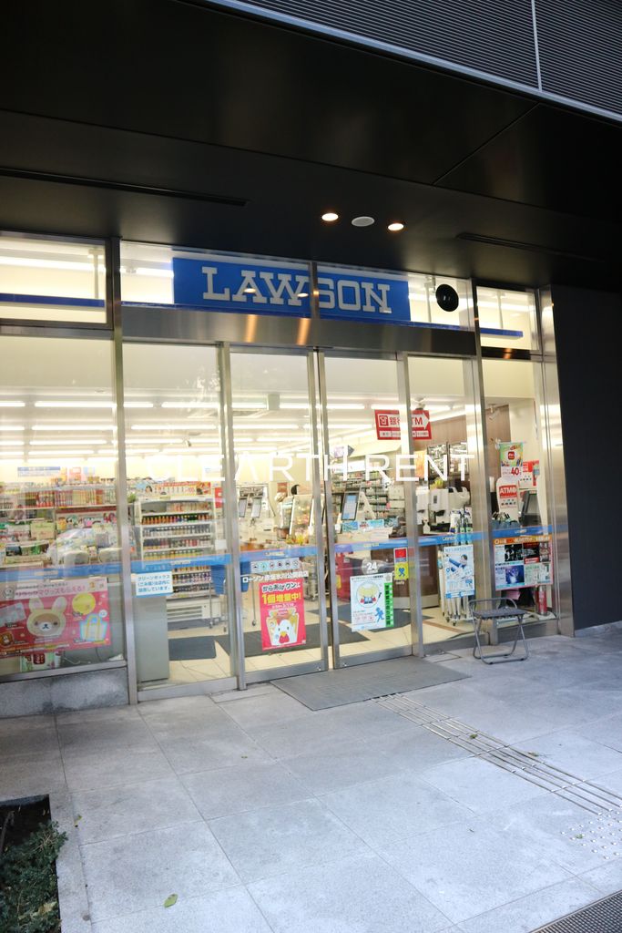 コンビニ　ローソン 赤坂氷川公園前店（コンビニ）まで155m