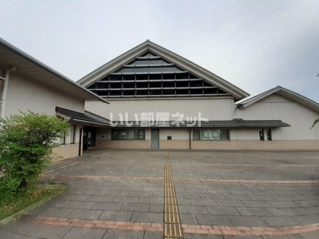 図書館　桜井市立図書館（図書館）まで2490m