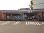 コンビニ　セブンイレブン岸和田小松里町店（コンビニ）まで185m