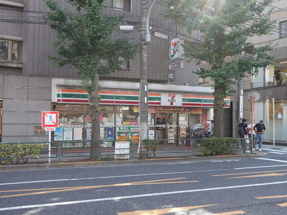 コンビニ　セブンイレブン豊島高田２丁目店（コンビニ）まで195m