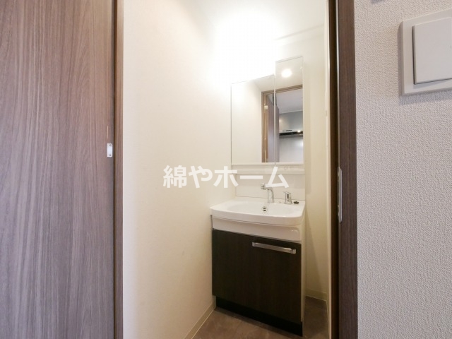洗面設備　独立洗面化粧台付き