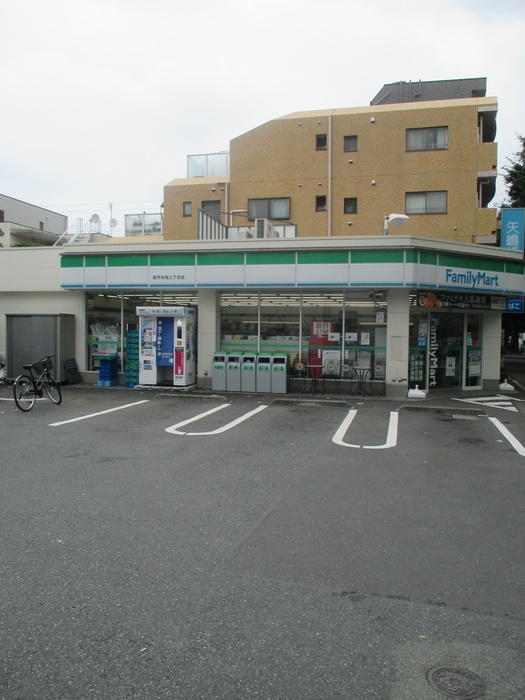 コンビニ　ファミリーマート高円寺南（コンビニ）まで186m