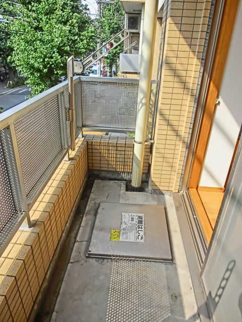 バルコニー　広めのバルコニー