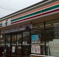 コンビニ　セブンイレブン名古屋弥富通1丁目店（コンビニ）まで370m