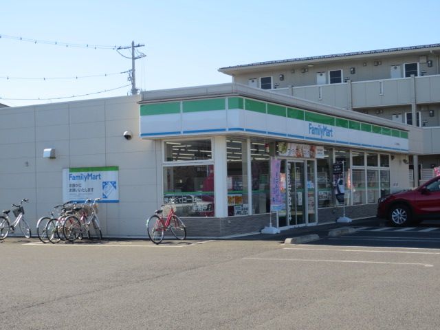 コンビニ　ファミリーマートふじみ野駒林店（コンビニ）まで305m