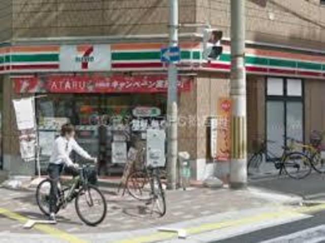 コンビニ　セブンイレブン大阪靭本町3丁目店（コンビニ）まで182m