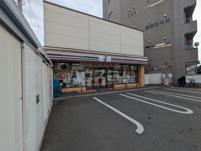コンビニ　セブンイレブン 北区田端駅東店（コンビニ）まで892m