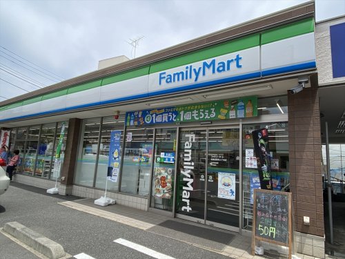 コンビニ　ファミリーマート 板橋前野町三丁目店（コンビニ）まで307m