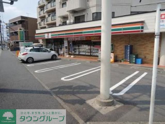コンビニ　セブンイレブン横浜北寺尾4丁目店（コンビニ）まで70m