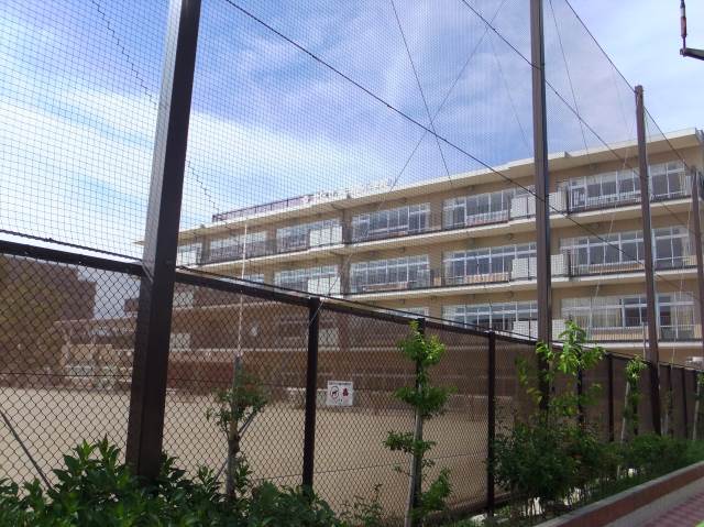 小学校　北区西浮間小学校（小学校）まで422m