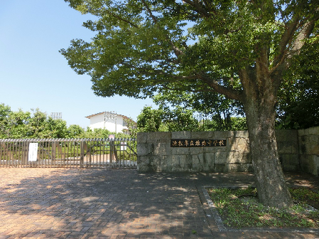 中学校　浜松市立雄踏中学校（中学校）まで681m