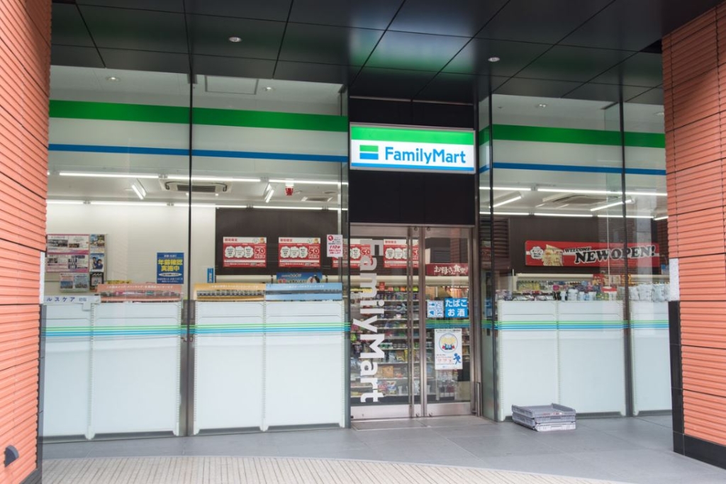 コンビニ　ファミリーマート 神田万世橋店（コンビニ）まで199m