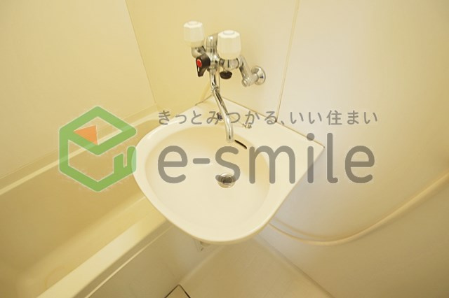 洗面設備　コンパクトで使いやすい洗面所