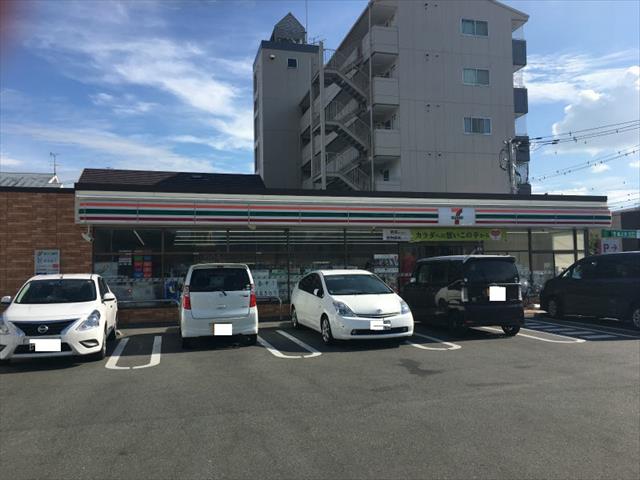 コンビニ　セブンイレブン（コンビニ）まで641m