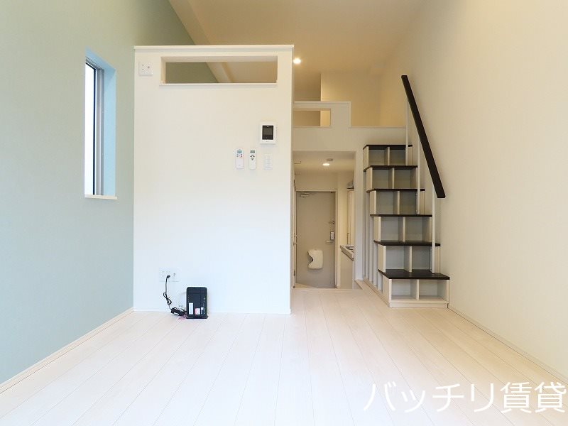 居室・リビング　同型タイプの為、現状を優先致します。