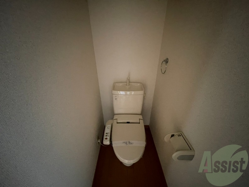 トイレ　温水洗浄便座付きのトイレは、使用しやすそうですね。