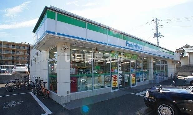 コンビニ　ファミリーマート富士見針ヶ谷二丁目店（コンビニ）まで590m