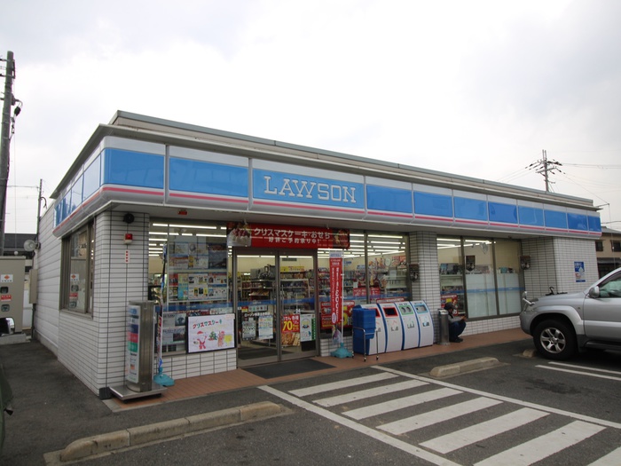 コンビニ　コンビニ（コンビニ）まで320m