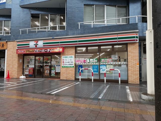 コンビニ　セブンイレブン高田馬場小滝橋店（コンビニ）まで109m