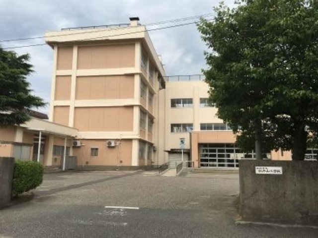 小学校　新潟市立牡丹山小学校（小学校）まで1362m