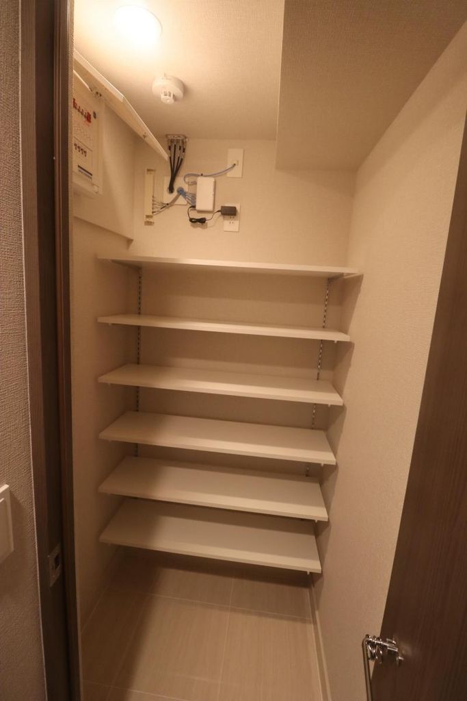 収納　シューズボックス