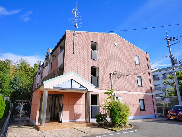 建物外観　落ち着いた雰囲気の外観です