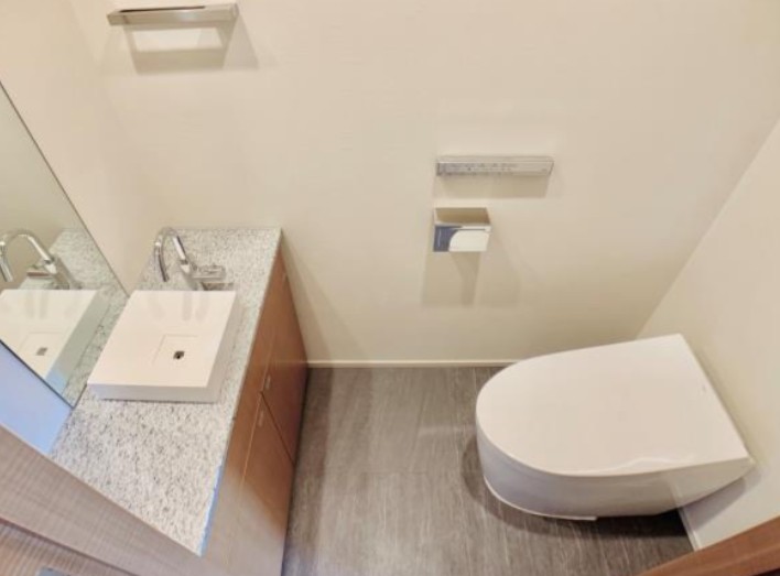 トイレ　落ち着いたトイレです