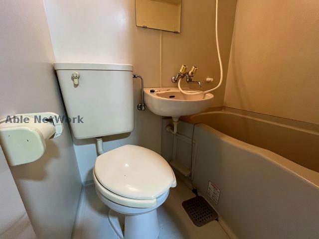 トイレ　※同物件別部屋の写真です。