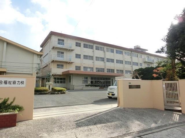 中学校　北九州市立萩原小学校（中学校）まで850m