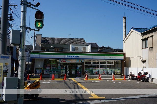 コンビニ　ファミリーマート（コンビニ）まで807m