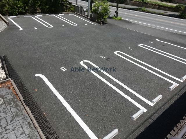 駐車場　駐車場