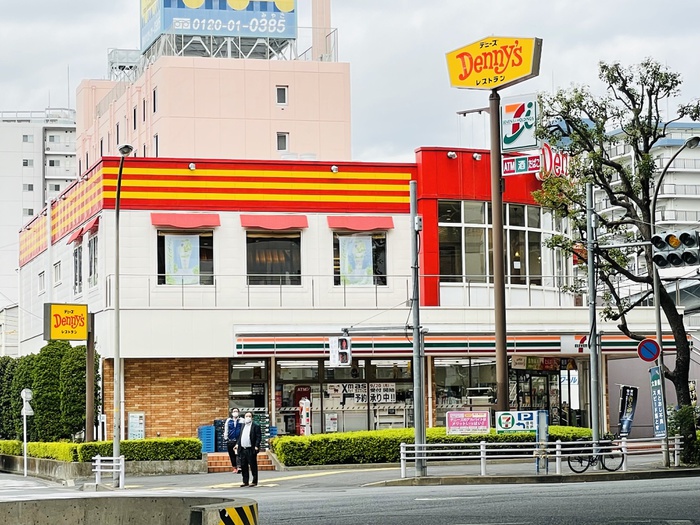 飲食店　デニーズ（飲食店）まで796m