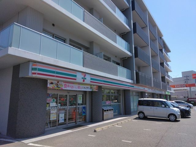 コンビニ　セブンイレブン泉中央４丁目店（コンビニ）まで350m