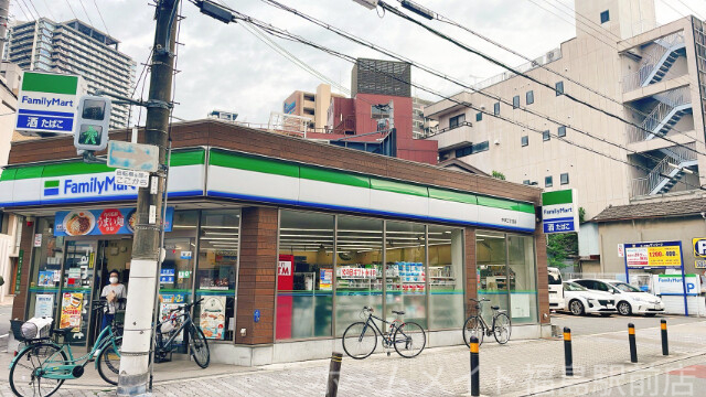 コンビニ　ファミリーマート中津三丁目店（コンビニ）まで196m