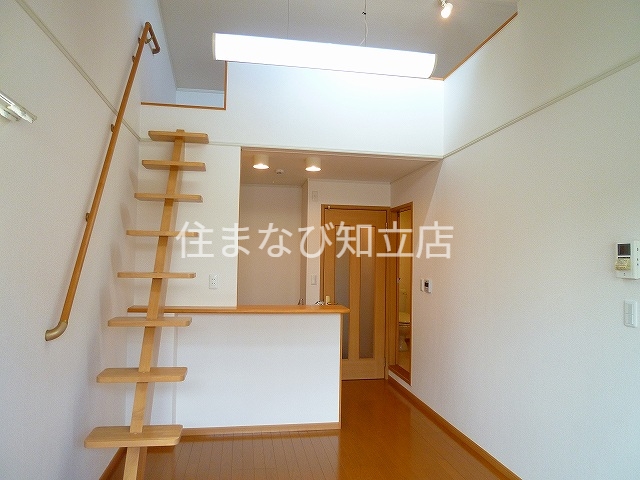 居室・リビング　同型別部屋写真