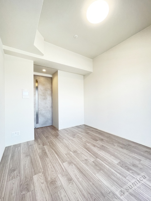 居室・リビング　ホワイトベースの明るいお部屋です♪