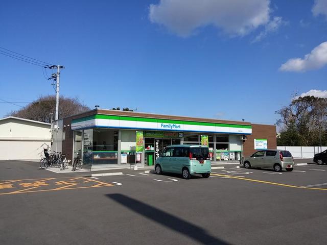 コンビニ　ファミリーマート熊取五門店（コンビニ）まで686m