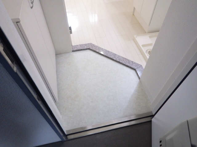 ヒルズ新栄2号館の玄関写真