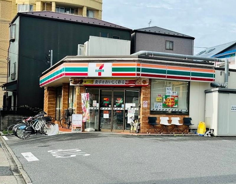 コンビニ　セブンイレブン 足立綾瀬1丁目店（コンビニ）まで223m