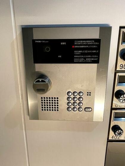 エントランス　オートロック付き